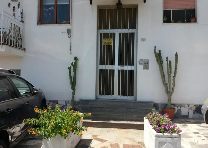 Vicino Al Mare Apartment *